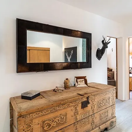 Edelweiss Promenada Penthouse * 弗利姆斯