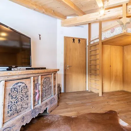 Edelweiss Promenada Penthouse 公寓 *